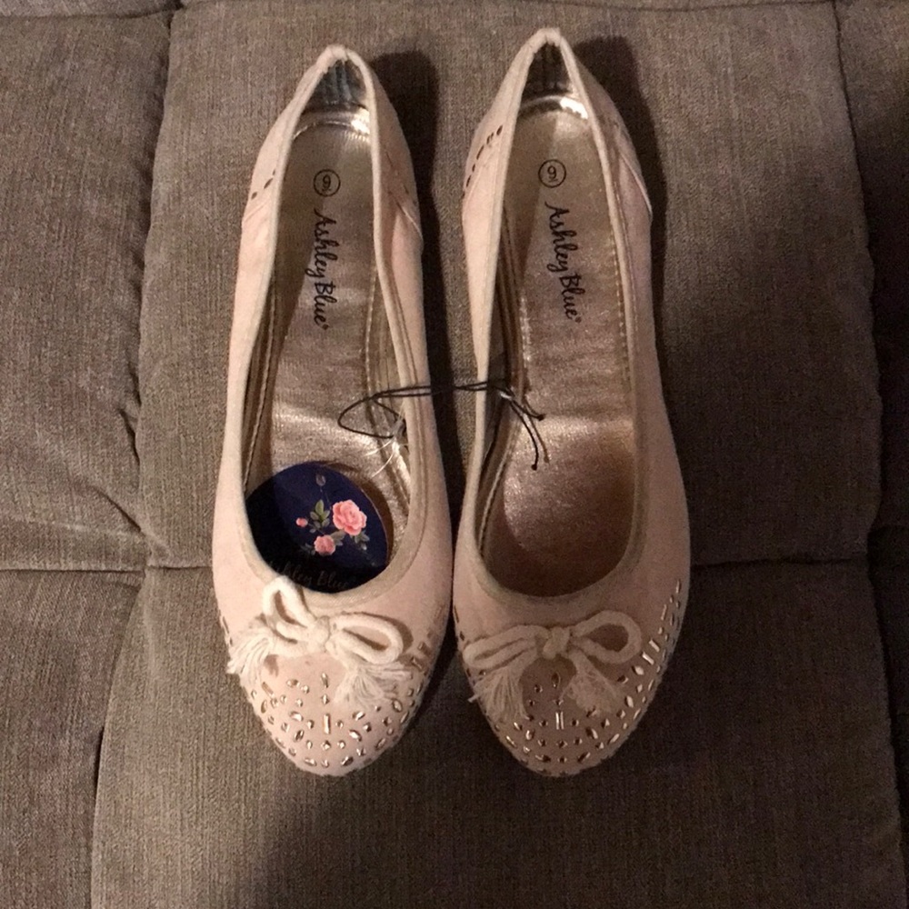 Ashley Blue shoes NWT Narrow